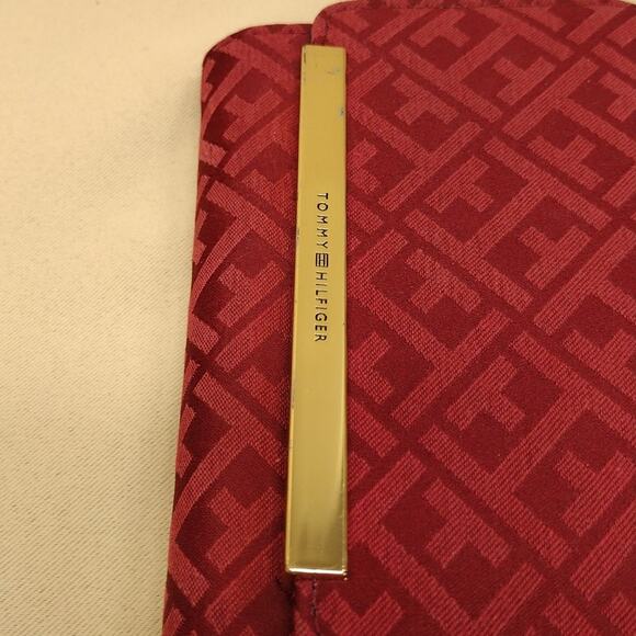 Tommy Hilfiger Bold Red Gold Logo Monogram Small Trifold Women's Wallet Clutch - Picture 11 of 16
